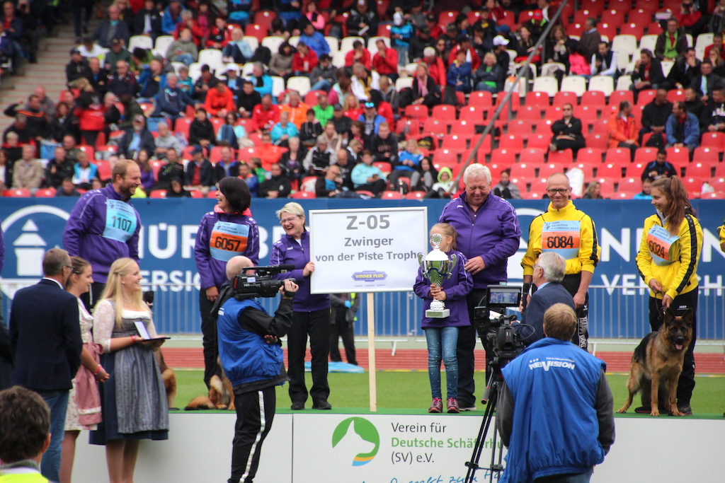 Najlepsze hodowle BSZS 2019- 1. miejsce hodowla von der Piste Trophe